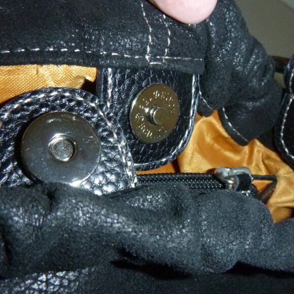 Kathy Van Zeeland, Women's Black Leather Purse - Picture 10 of 10